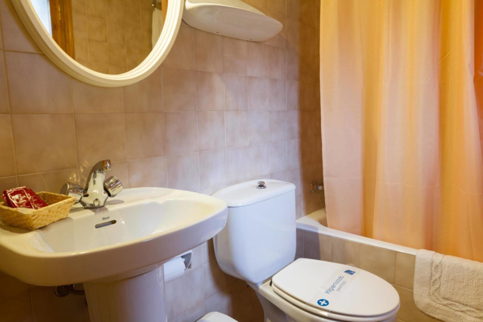 Hostal Aiguamog Salardu Luaran gambar